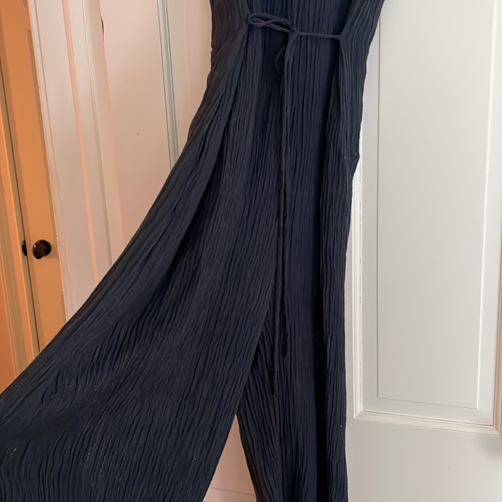 Navy Astr jumpsuit. Worn once. Flattering fit! - Picture 2 of 5